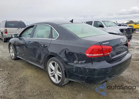 2014 Volkswagen Passat Se z USA, uszkodzony, nr VIN 1VWBP7A30EC015932